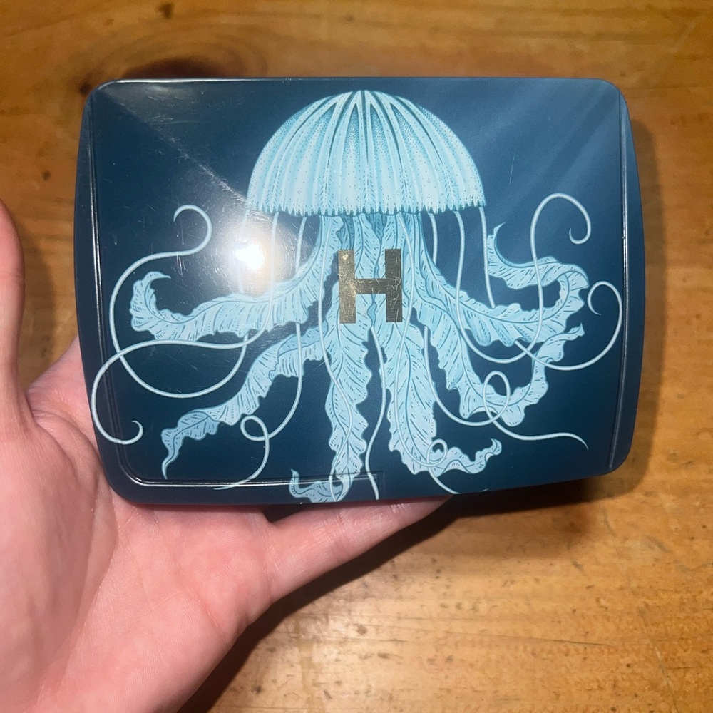 Hourglass Jelly Fish palette 2023 holiday limited edition